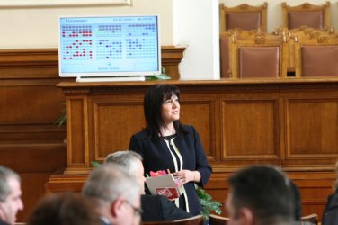 Цвета Караянчева: БСП заплашва Марешки, за да не подкрепи оставката на Жаблянов