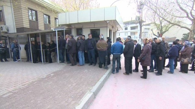 Кадър от изборен ден в Бурса