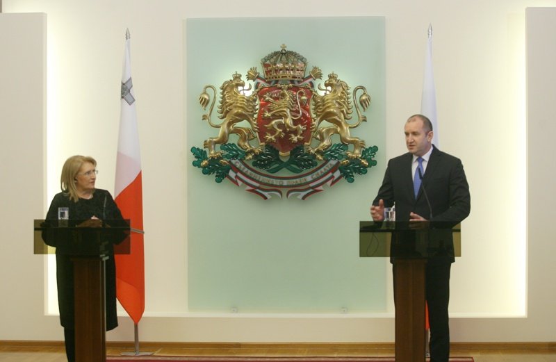 Президентите на Малта Мари-Луиз Колейро Прека и на България Румен Радев. Снимка: БГНЕС 