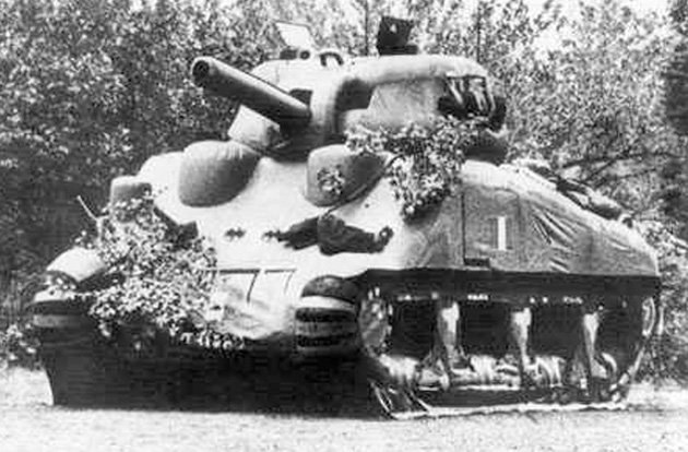 Надуваем макет на танк, използван при подготовката на фалшивия десант към Па дьо Кале