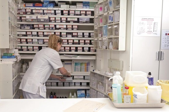 Лекарства без алтернатива окончателно ще се купуват без търг от болниците