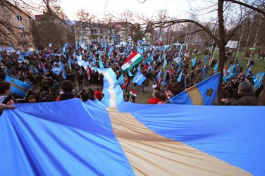 3000 унгарци в Румъния настояха за автономия