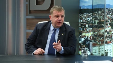 Военният министър: Русия не може да разруши управляващата коалиция в България