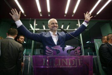 Еди Рама: Без албанци няма Македония