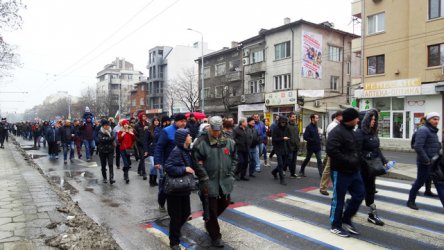 Неизбежната отбрана на властта срещу признанието за стабилни и неработещи институции