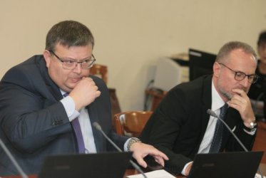 Цацаров и Панов заедно срещу предложенията на ВМРО за неизбежната отбрана