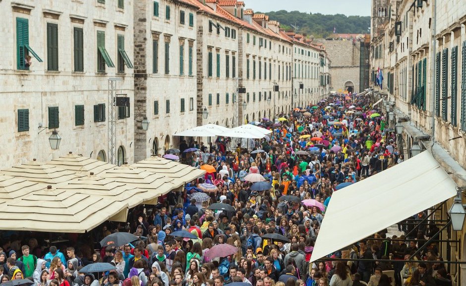 Поток от туристи в Дубровник