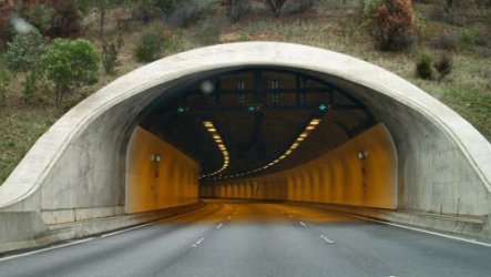 Тунел "Топли дол"