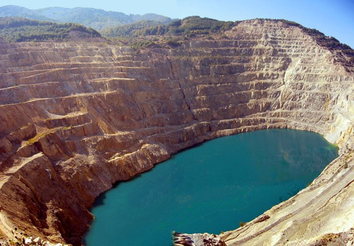 Правителството ускорява превенцията на екощети от стари рудници