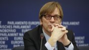 Водещ евродепутат иска засилване на санкциите срещу Русия, но и за отваряне към Москва