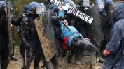Сблъсъци на френската полиция с екоактивисти край Нант