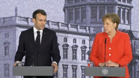 Еманюел Макрон и Ангела Меркел по време на съвместната си пресконференция в четвъртък в Берлин