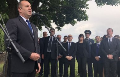 Президентът участва във възпоменание на българско военно гробище в Македония