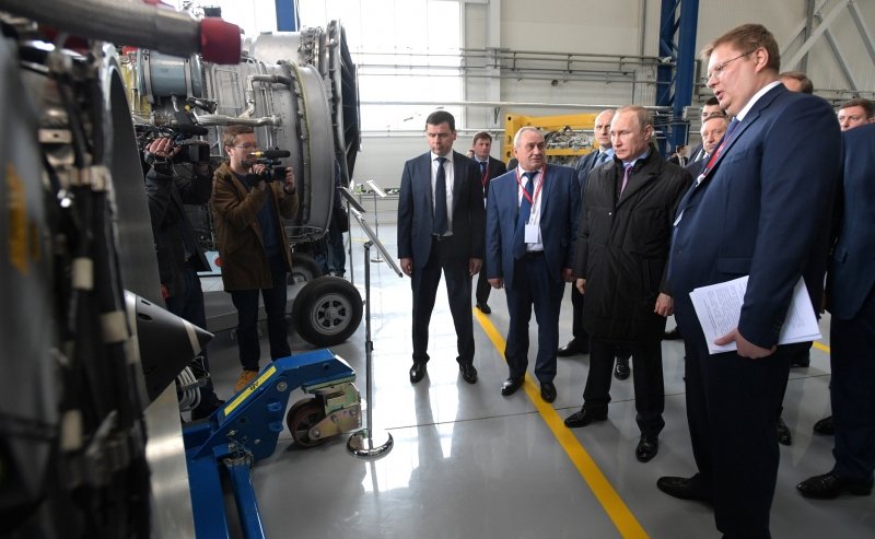 Президентът Владимир Путин на посещение в завод "Сатурн"