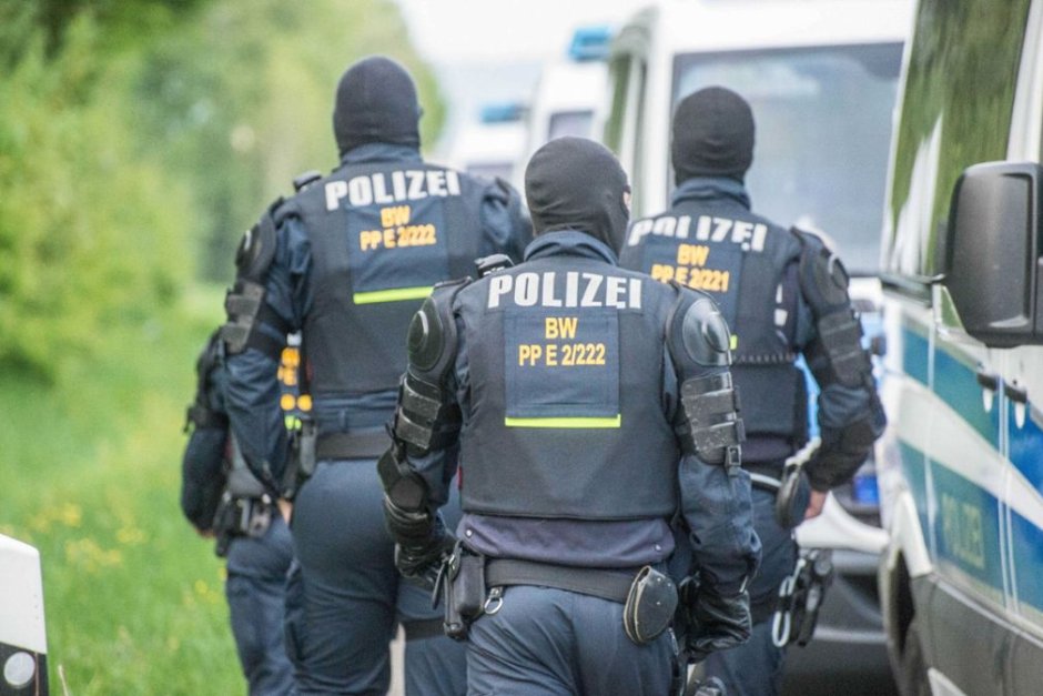 Бунт в бежански център в Германия предизвика намеса на полицията