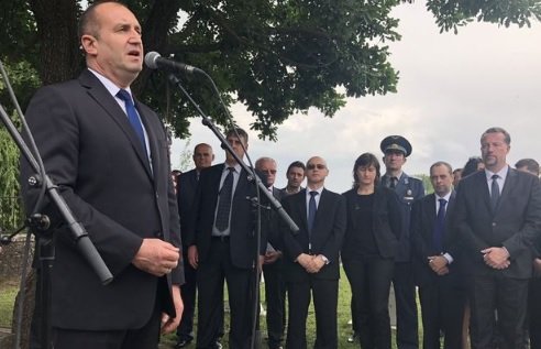 Президентът участва във възпоменание на българско военно гробище в Македония