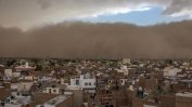 Пясъчни и гръмотевични бури отнеха живота на 77 души в Индия