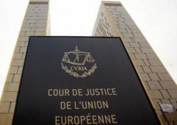 Съдът на ЕС: Съпрузите в еднополовите бракове имат право на пребиваване