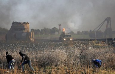 Израел нанесе въздушен удар срещу обекти на Хамас в Газа