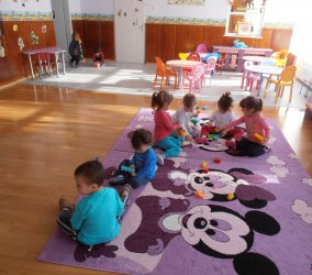 Местата в столичните ясли - с 5000 по-малко от децата