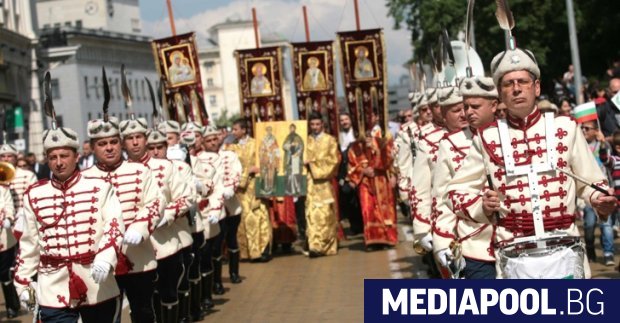 Кадър от шествието в София БГНЕС България отбелязва 24 май