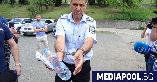 Арестуваният шеф на КАТ - Благоевград Данаил Стоицов Бившият полицай