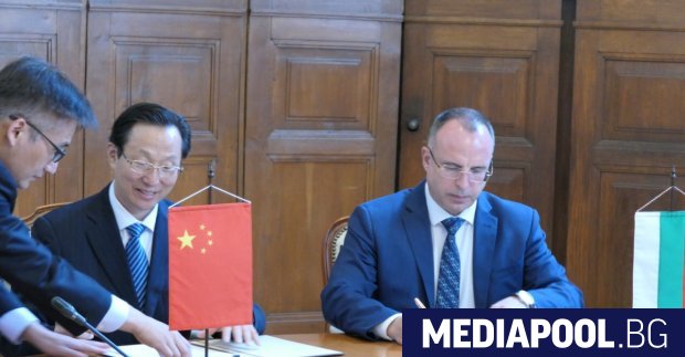 Хан Чанфу и Румен Порожавон подписаха портокол от съвместното заседание