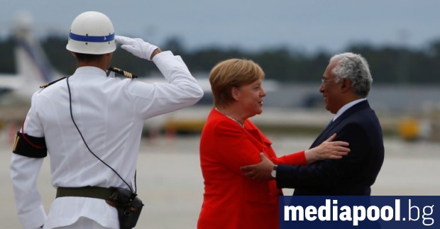 Премиерът на Португалия Антониу Коща посреща Ангела Меркел Германският канцлер