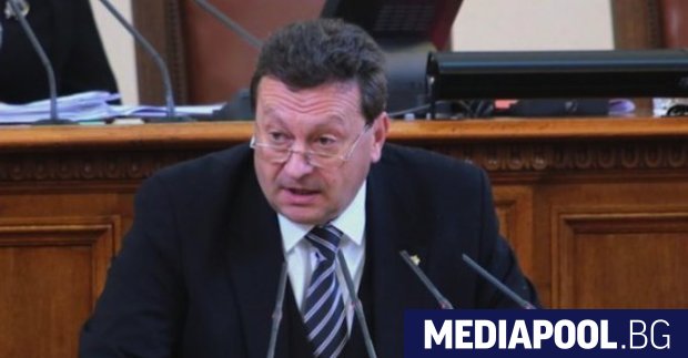 Депутатът от БСП Таско Ерменков се извини във вторник заради