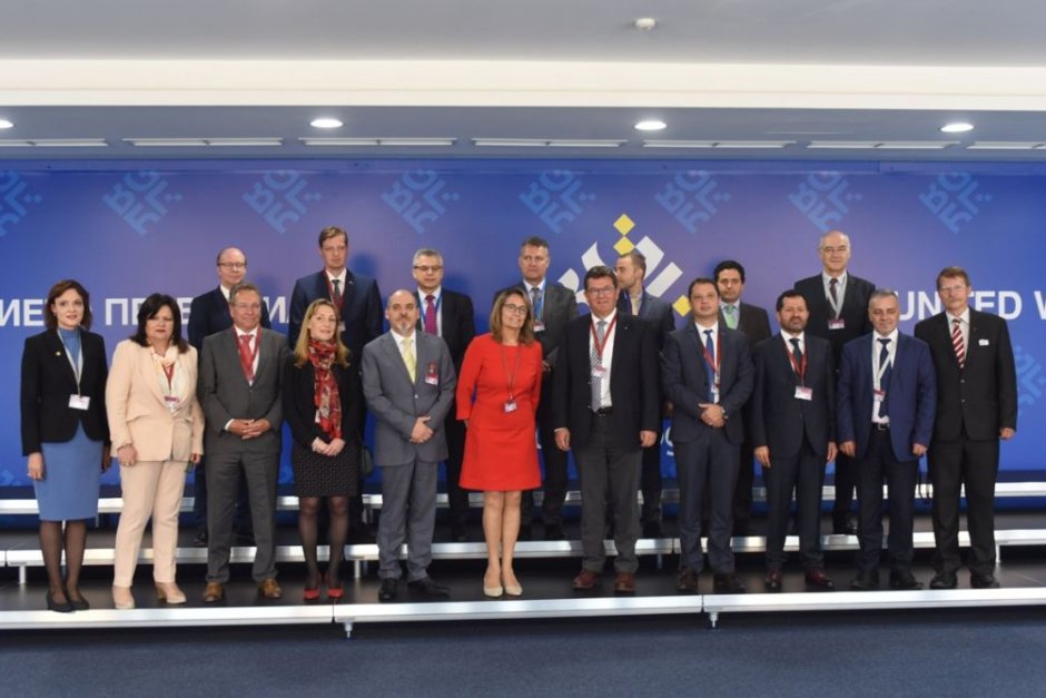 "Семейна" снимка на срещата на председателите на енергийните комисии на европейските държави