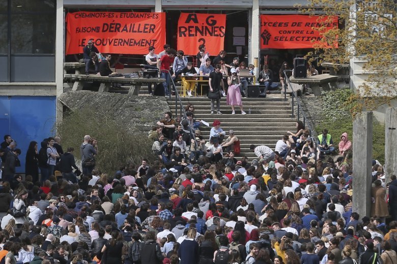 Френската полиция евакуира още един университет, окупиран от протестиращи студенти