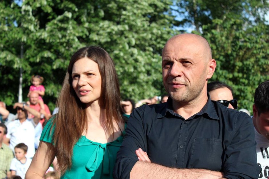 Светлана Дончева със съпруга си, снимката е от нейния публичен профил във Фейсбук