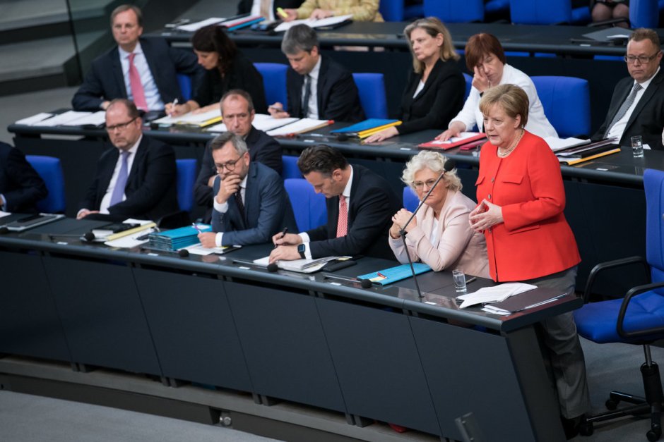 Ангела Меркел отговаря на въпроси в Бундестага в сряда.