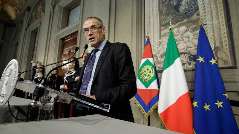 Номинираният за министър-председател на Италия Карло Котарели