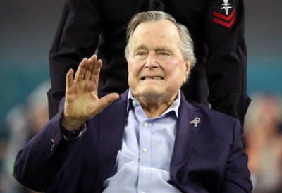 Джордж Буш-старши е приет в болница