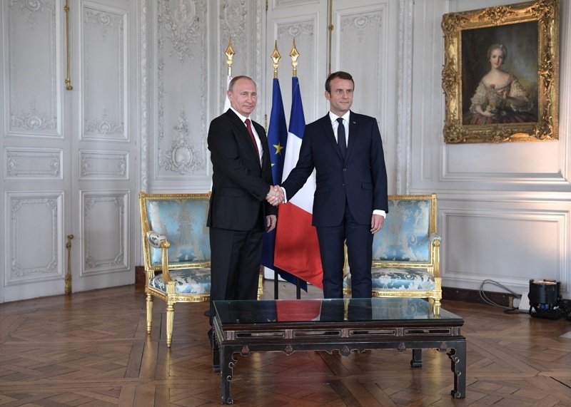 Путин и Макрон по време на миналогодишното посещение на руския президент в Париж