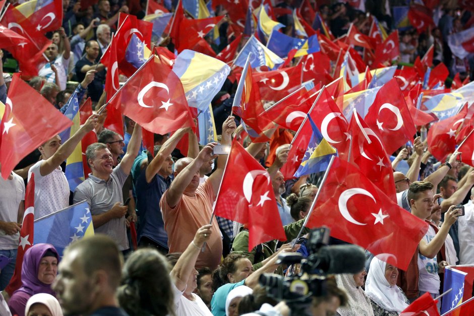 Предизборен митинг в Сараево събра 15 000 привърженици на Ердоган