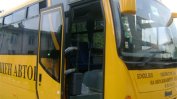Училищен автобус катастрофира край Враца, седем деца са ранени