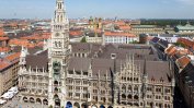 Всички правителствени учреждения в Бавария с християнски кръстове на входовете си