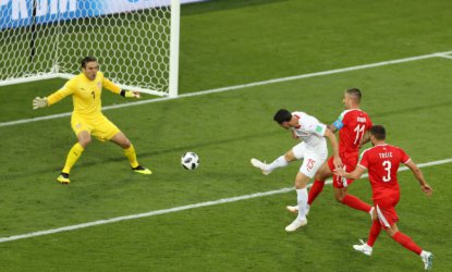 Швейцария постигна обрат срещу Сърбия и се доближи до осминафинал