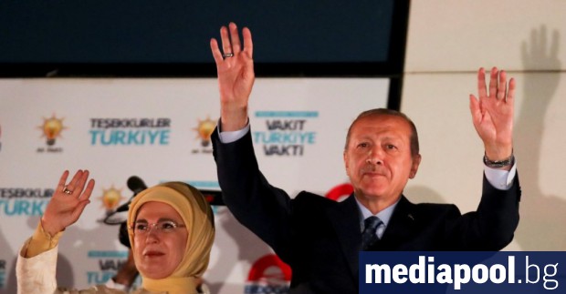 Турският президент Реджеп Ердоган спечели вота за президент още на
