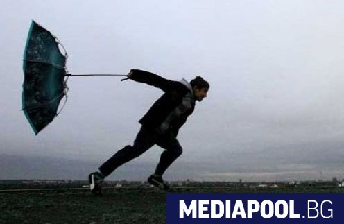 Очаква ни хладен дъждовен и ветровит съботен ден В 23