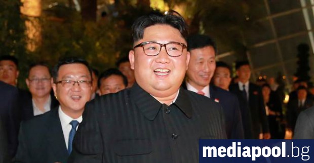 Ким Чен-ун на разходка в Сингапур в понеделник вечер преди