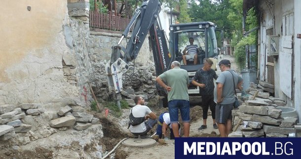 Ремонти в стария град на Велико Търново унищожават вековни каменни