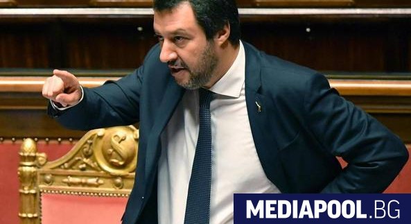 Матео Салвини Италианската брегова охрана съобщи в сряда че нейният