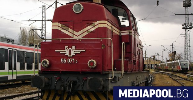 Пътническият влак от Пловдив до Панагюрище се е запалил в