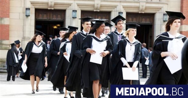 Великобритания запазва студентските кредити за кандидат студенти от ЕС и за