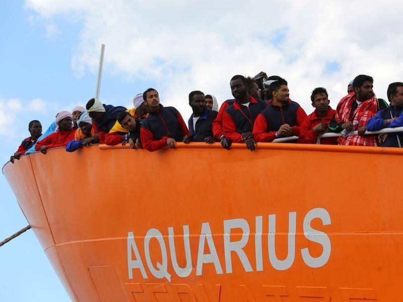 Мигрантите от кораба "Акуариус" най-после поемат към Испания