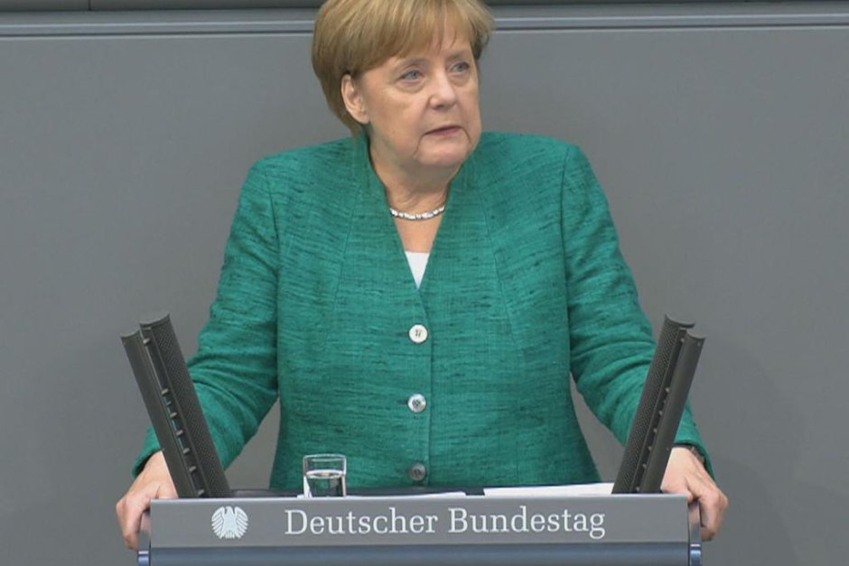 Ангела Меркел говори пред Бундестага