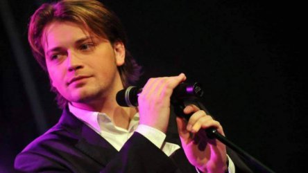 Македонският певец Влатко Илиевски е открит мъртъв в колата си